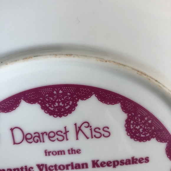 Victorian 1992 Dearest Kiss Collector's Wall Decor Art Plate - Picture 9 of 11